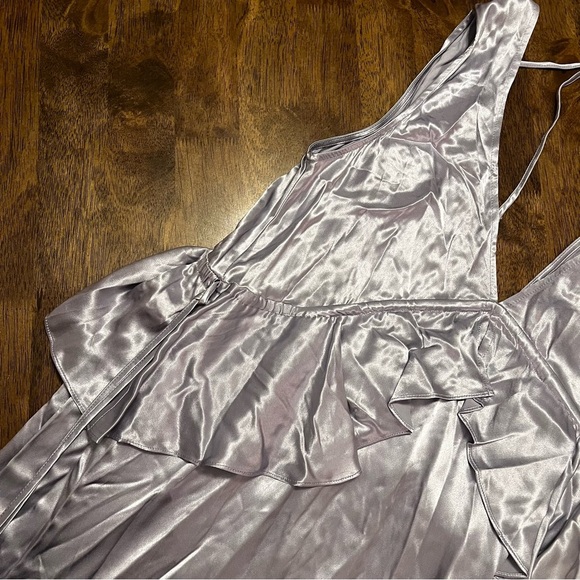 Topshop Silky Satin Lavender Maxi Dress Ruffles Plunge Neckline Side Slit Sz 8 - Picture 6 of 12